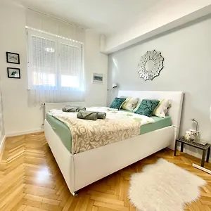 Mint Pearl 3 2 Bathrooms At Kalvin Square Apartment