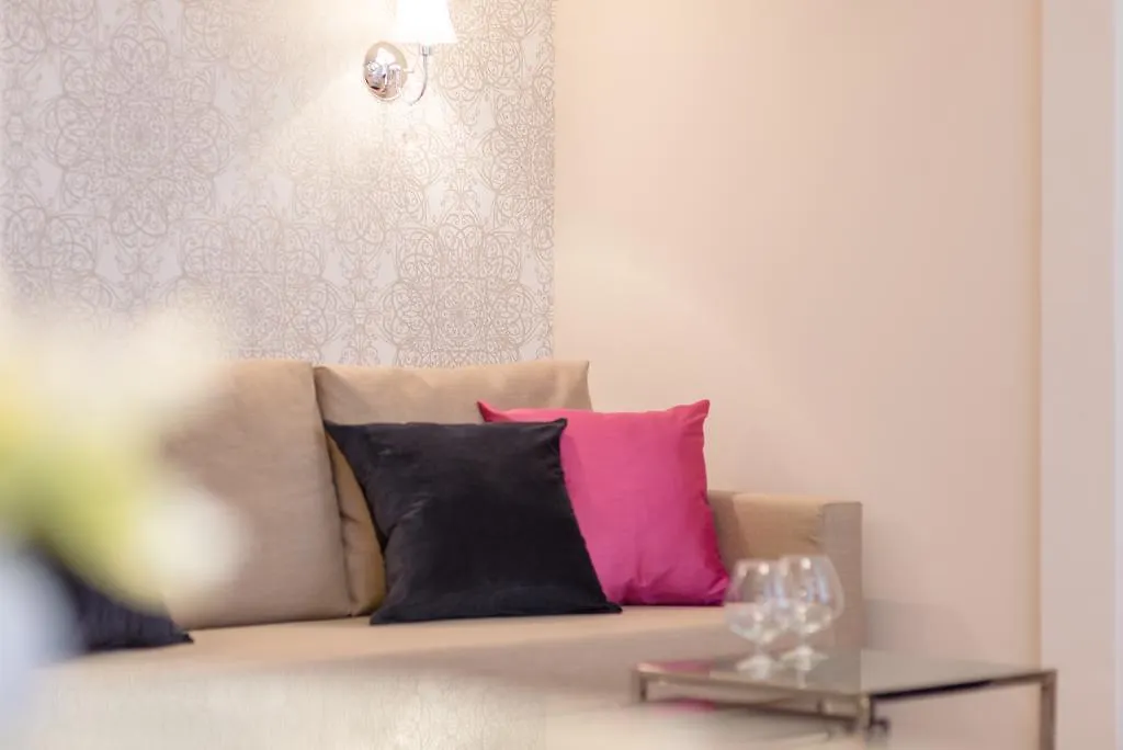 White Trees Apartment Budapest 0*,